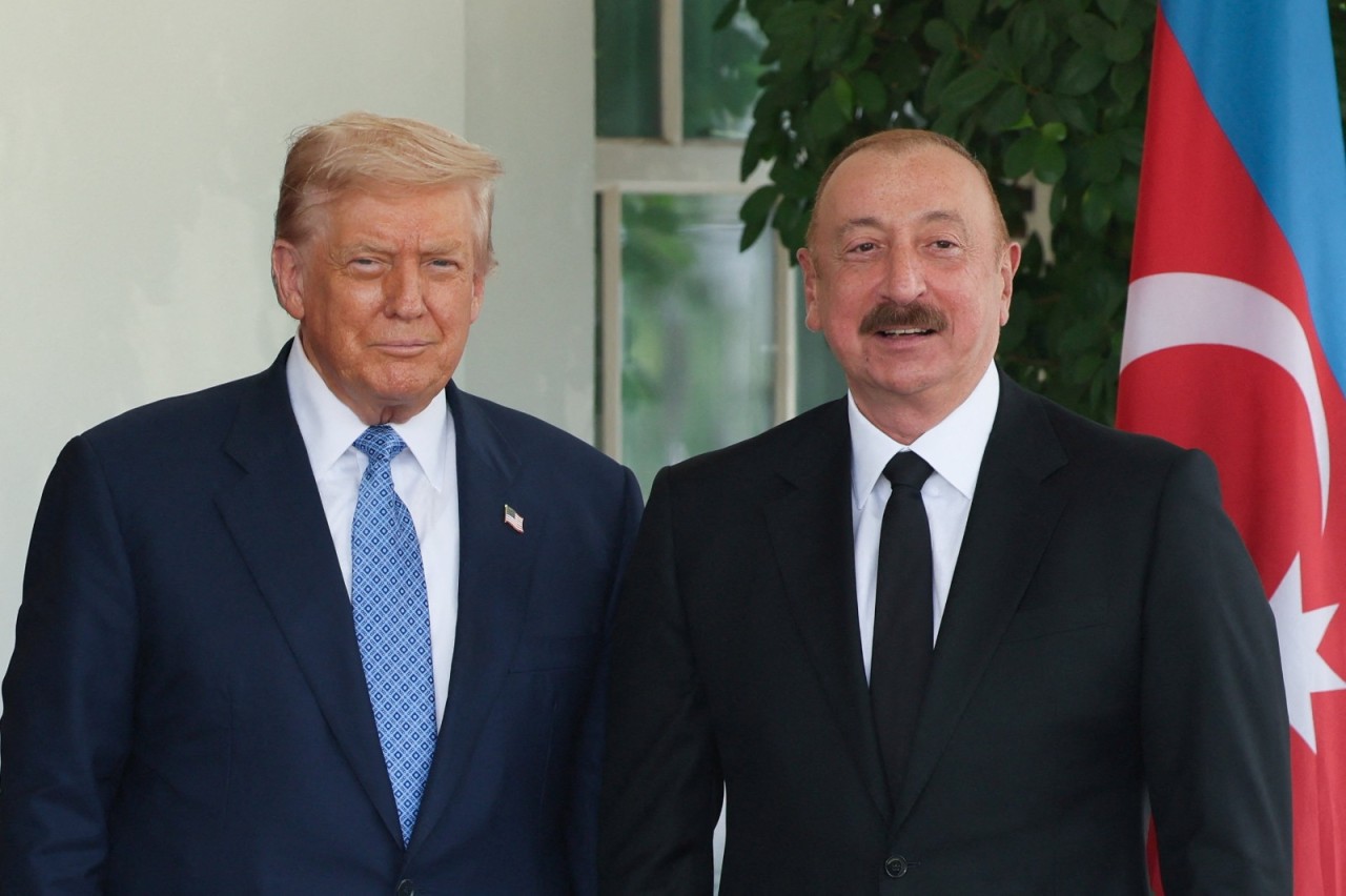 Trampdan İlham Əliyevə səmimi qarşılama - FOTOLAR
